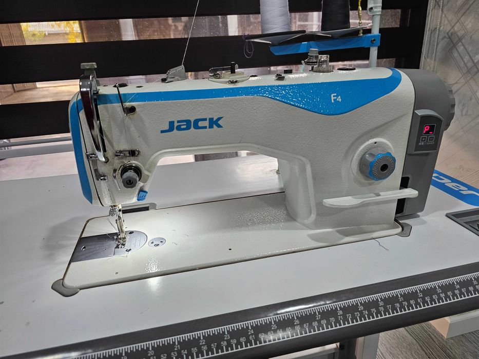 Швейная машинка Jack