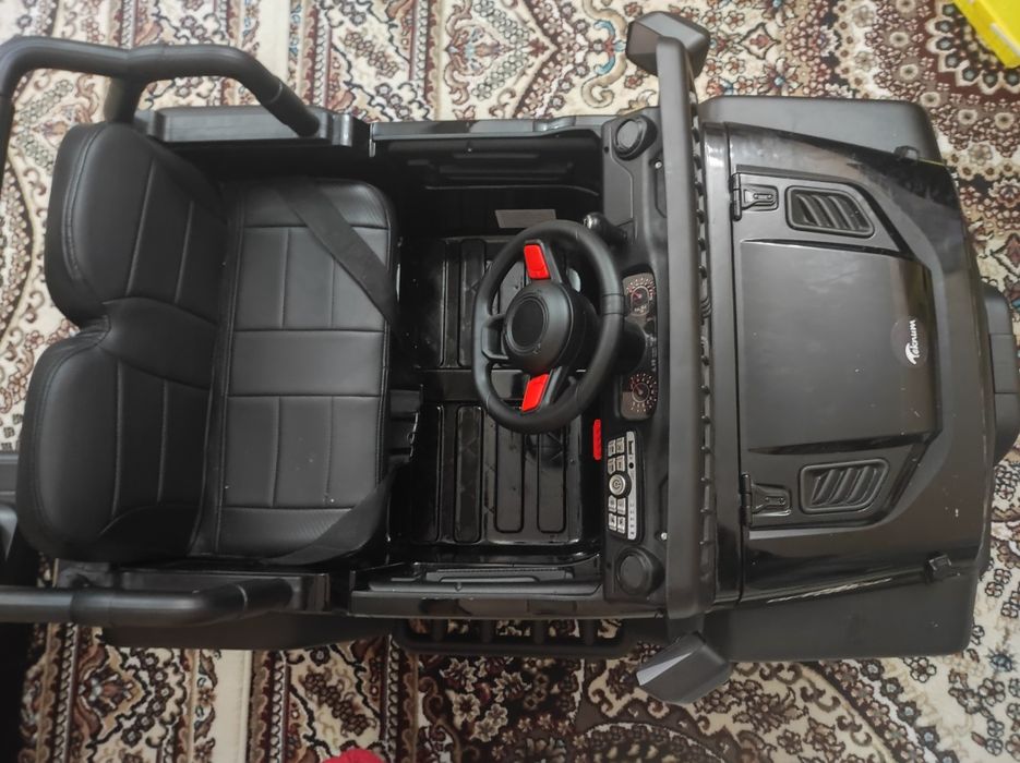 Болалар машинаси
Jeep Wrangler