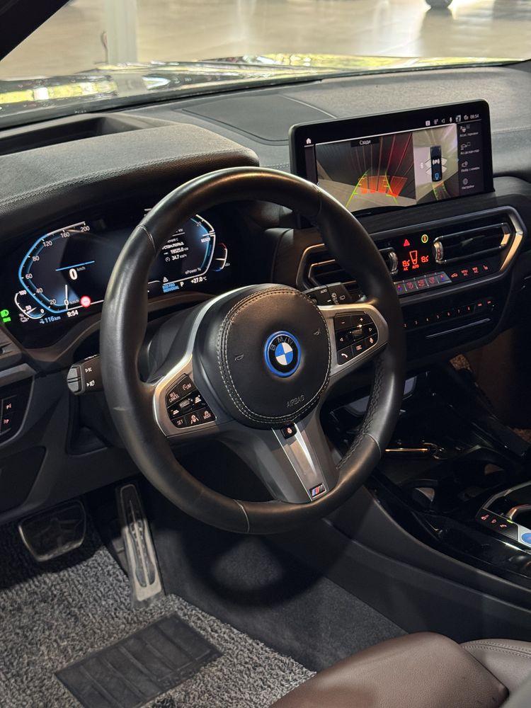 BMW IX3 в наличии