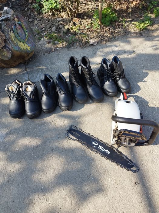 Vând bocanci de piele noi