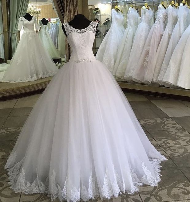 Продам свадебные платья