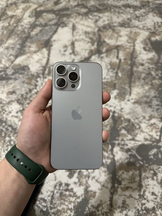 Apple 15 pro max 256 gb natirar titan