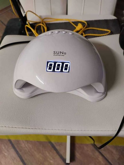 LED лампа за маникюр