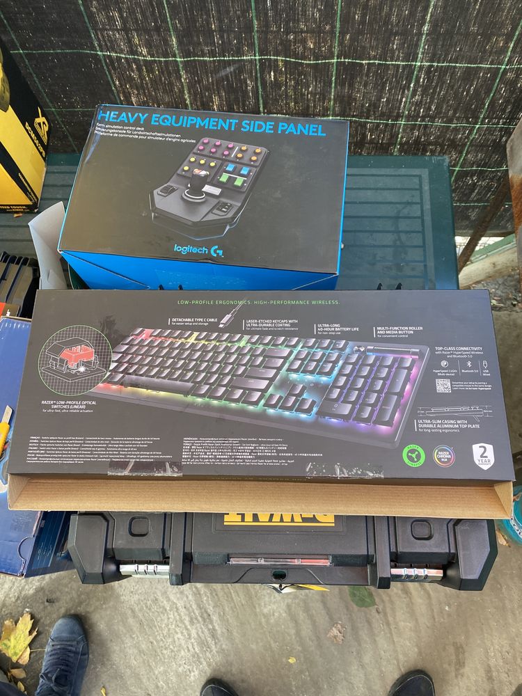 Tastatura RAZER DeathStalker v2 JBL Quantum 400