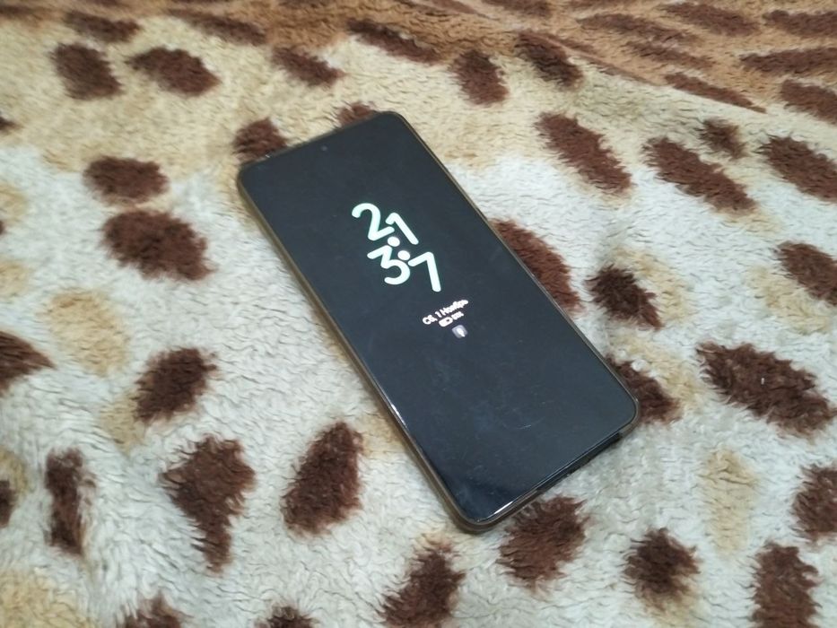 Продам Redmi note 13 pro 5g на 256 гб памяти или обм на айфон 11 -12