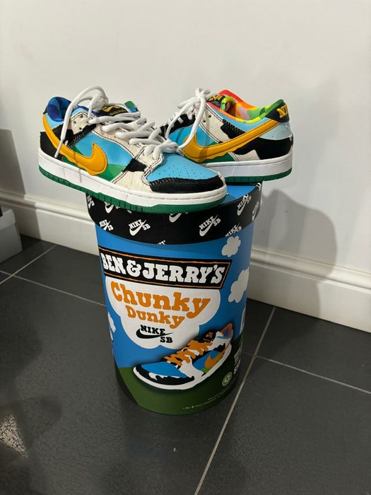 Adidași unisex diverse modele.