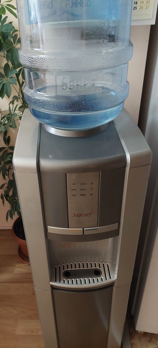 Диспенсър за вода