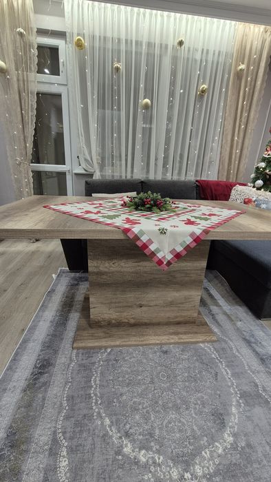 Масивна разтегателна трапезна маса