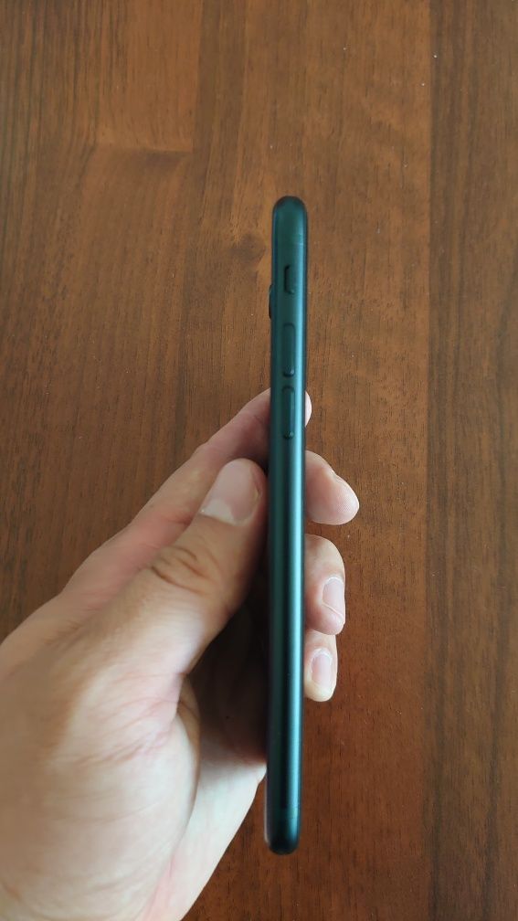 Apple IPhone SE 3gen 64 GB 94% батерия