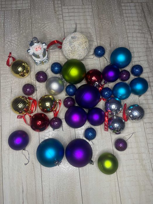 Набор ёлочных украшений. Шары, ветки, гирлянда. Более 50 позиций