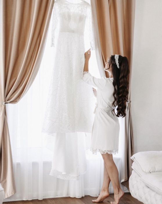 Rochie de Mireasă Albă cu Trenă de 2m Eleganță și Rafinațment