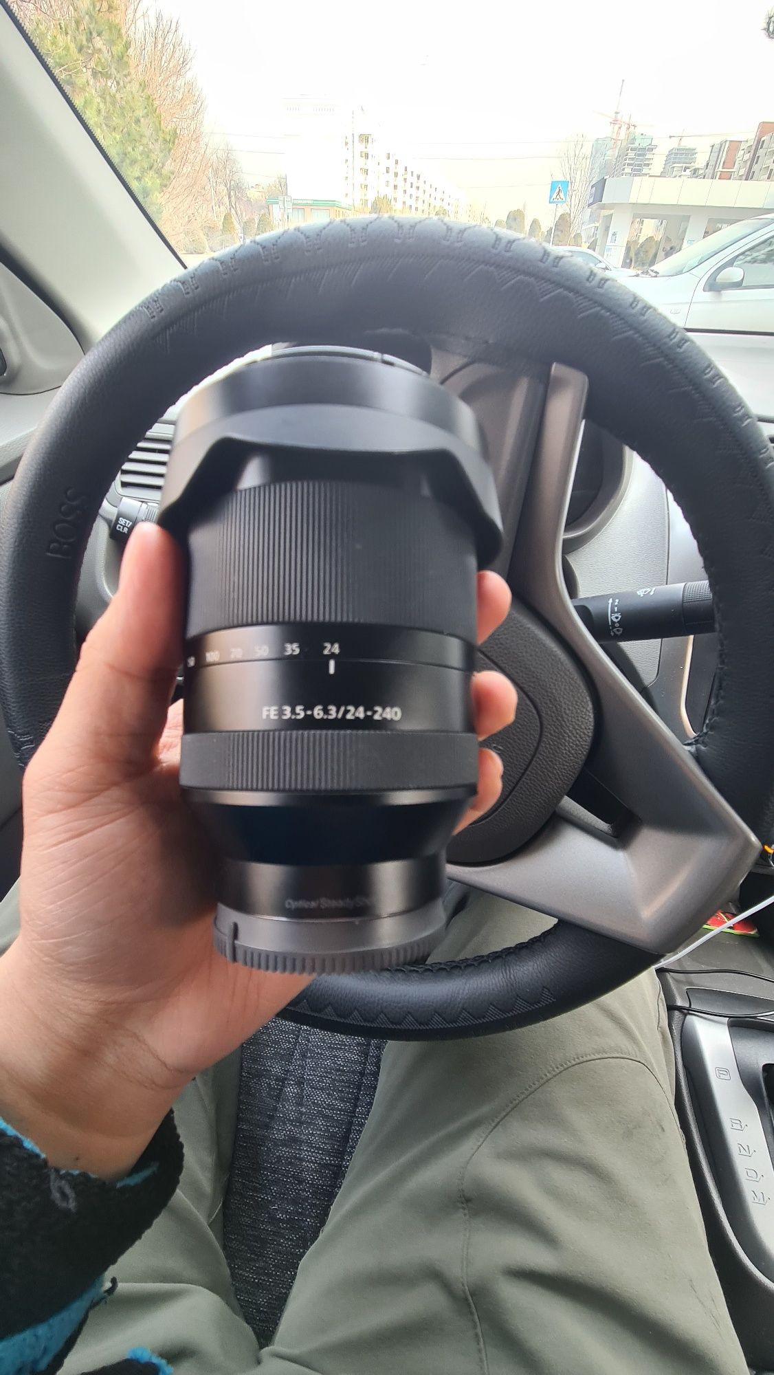 Sony obyektiv FE 24-240mm