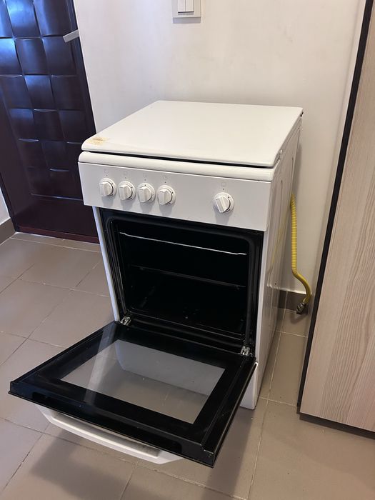 aragaz cu 4 ochiuri , Artic , cu cuptor integrat