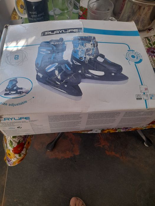 Patine noi marimea 34