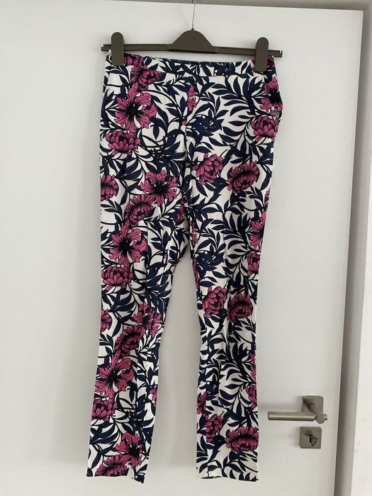 Pantaloni de vara inflorati cu talie inalta