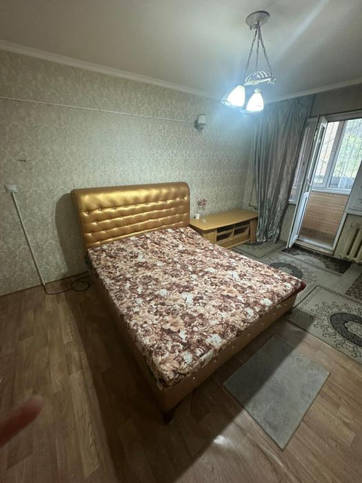 Холодильник, стиральная машина, газовая плита, диван двуспальный