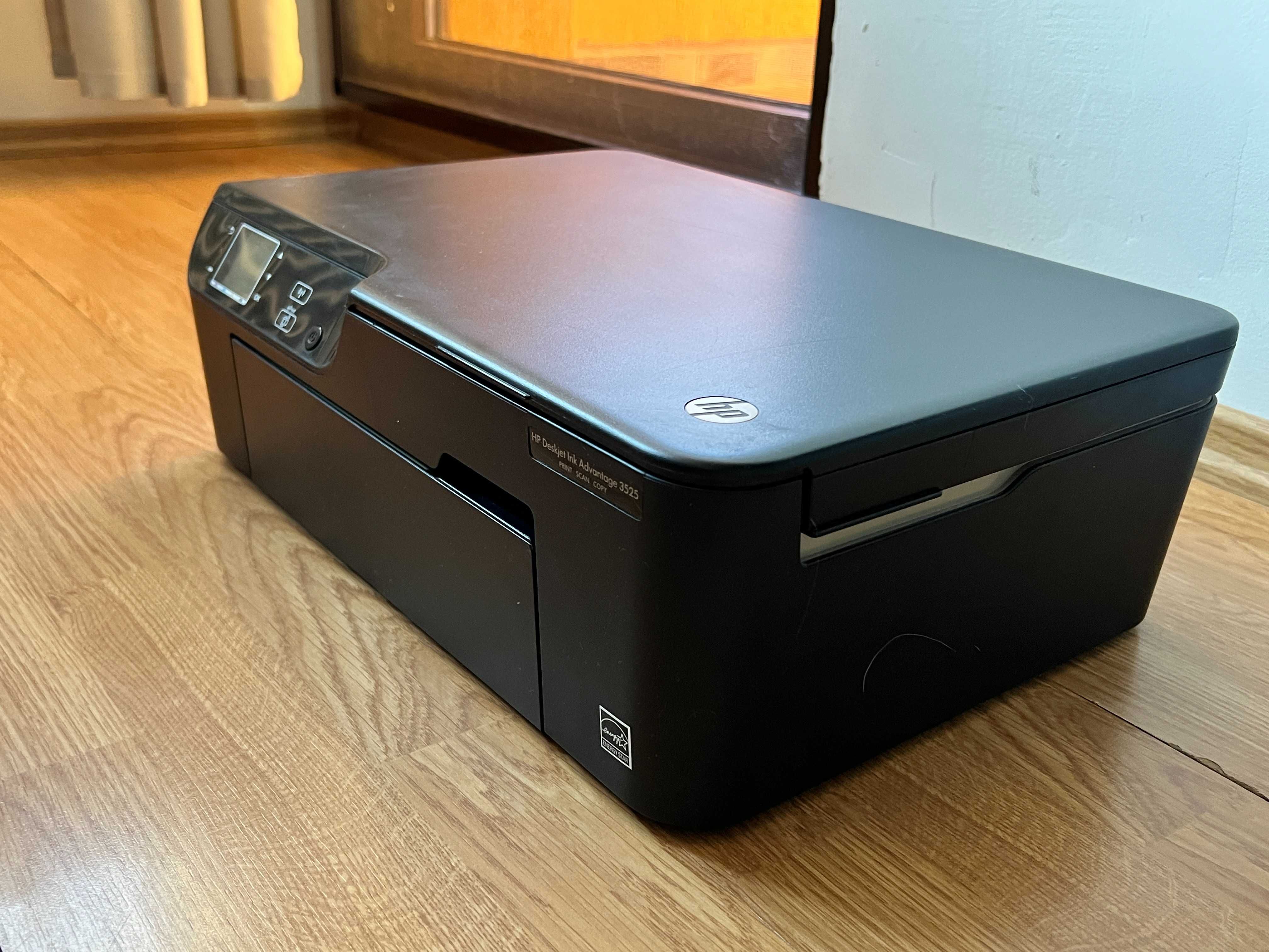 Imprimanta, copiator, scanner HP DeskJet Ink Advantage 3525, Wireless