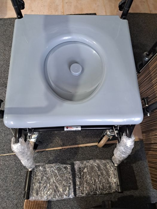 Комбиниран стол за тоалет и баня.Стол за тоалетна.Стол за баня.