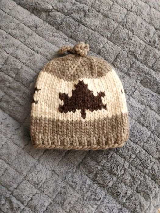 Шапка шерсть новая Канада