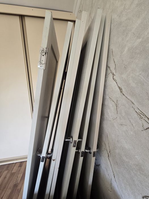 Двери белый продам срочно