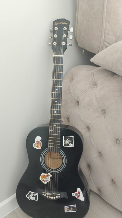 Акустическая гитара