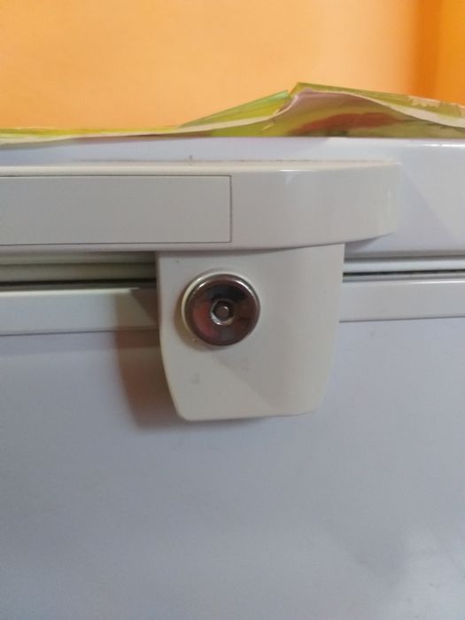 Lada frigorifica 203 litri in stare foarte buna ca noua