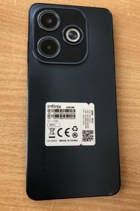 Infinix hit 40i 8/256gb