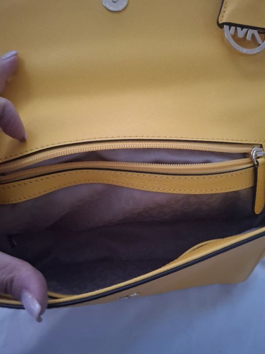 Poșetă Michael Kors,  purtata o singură dată, stare impecabila, 25 cm