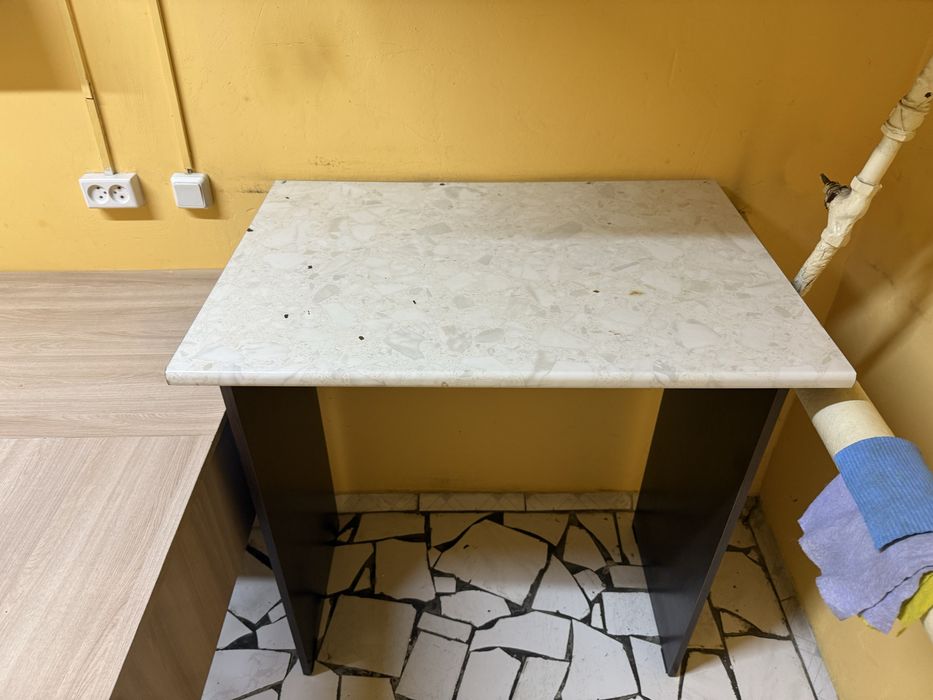 Стол кухонный высокий для разделки и.т.д.