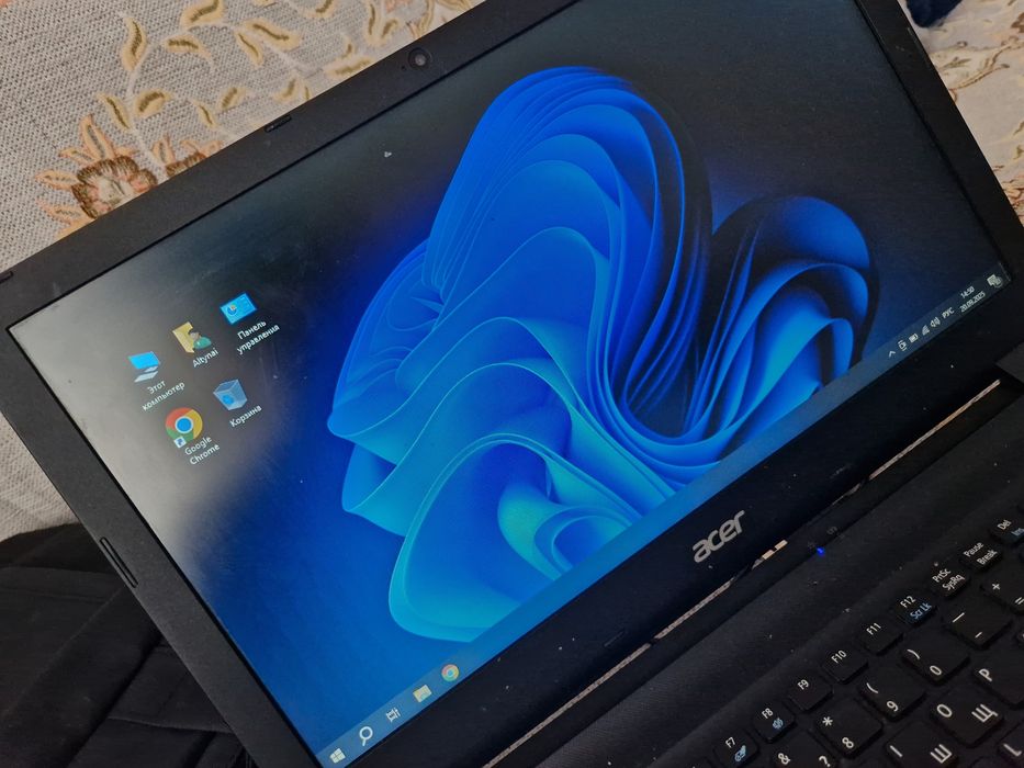 Продам ноутбук Acer 8гб озу ,ssd