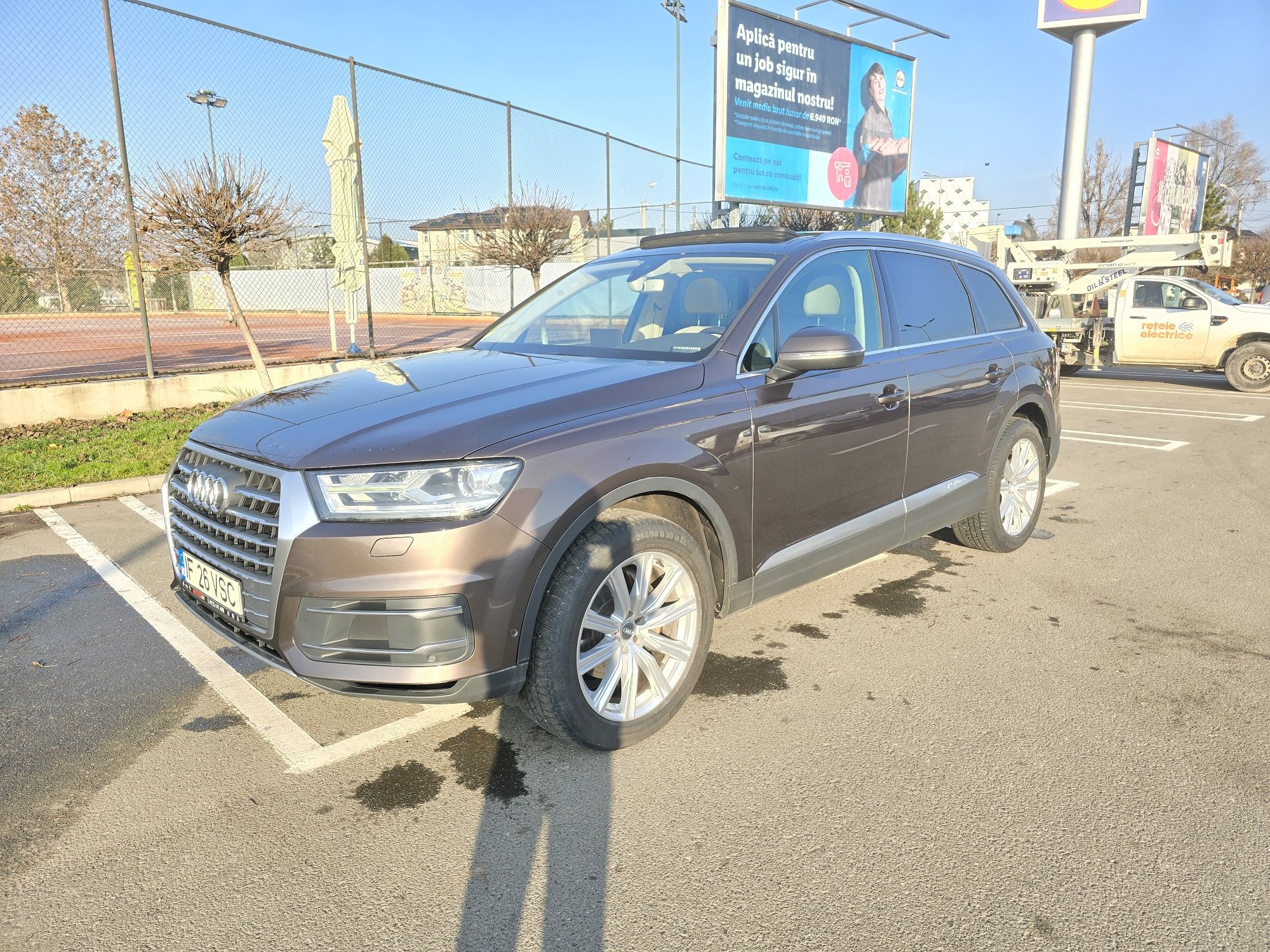 Audi Q7 , piele bej, plafon panoramic