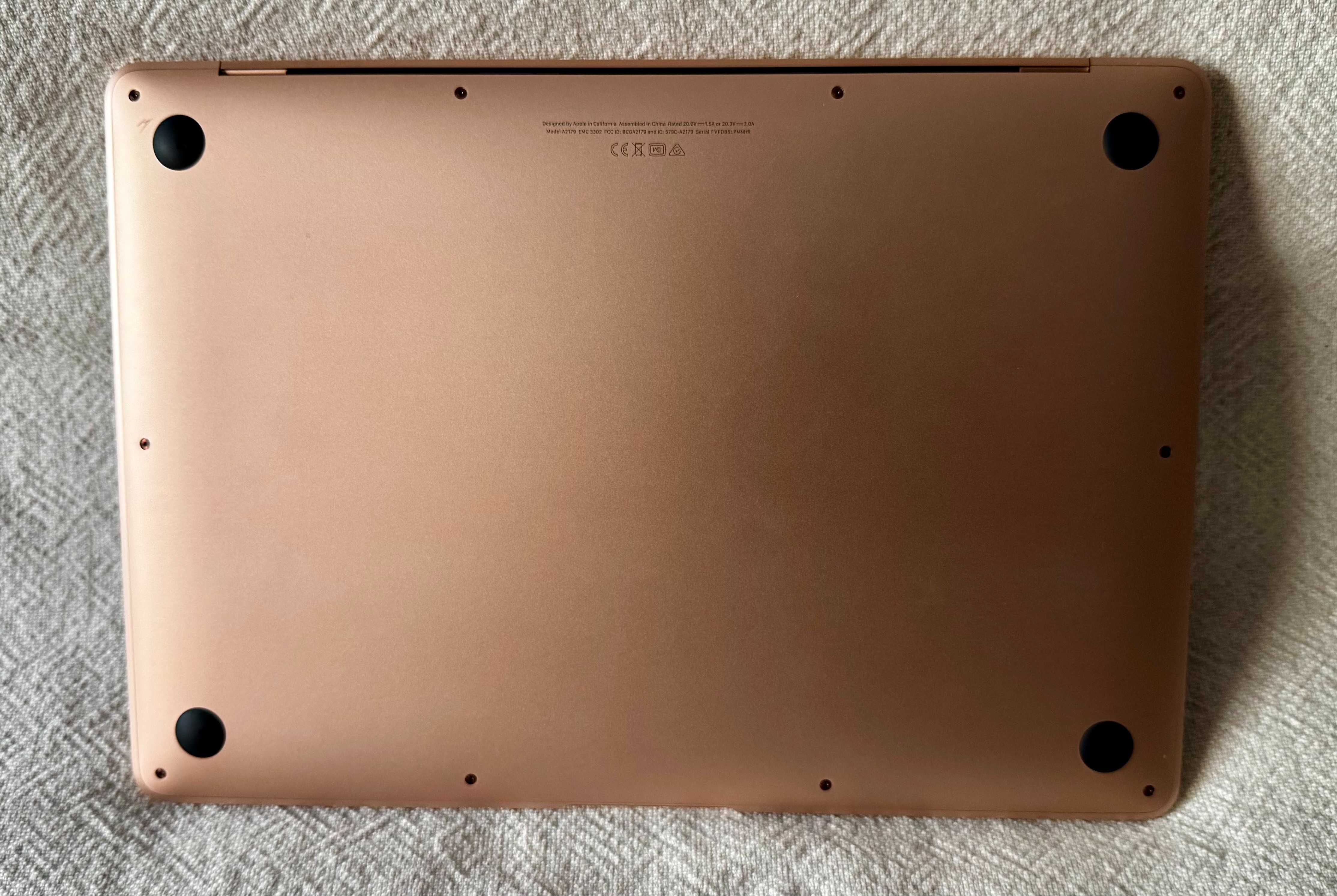 Apple MacBook Air Rose Gold 13 инча