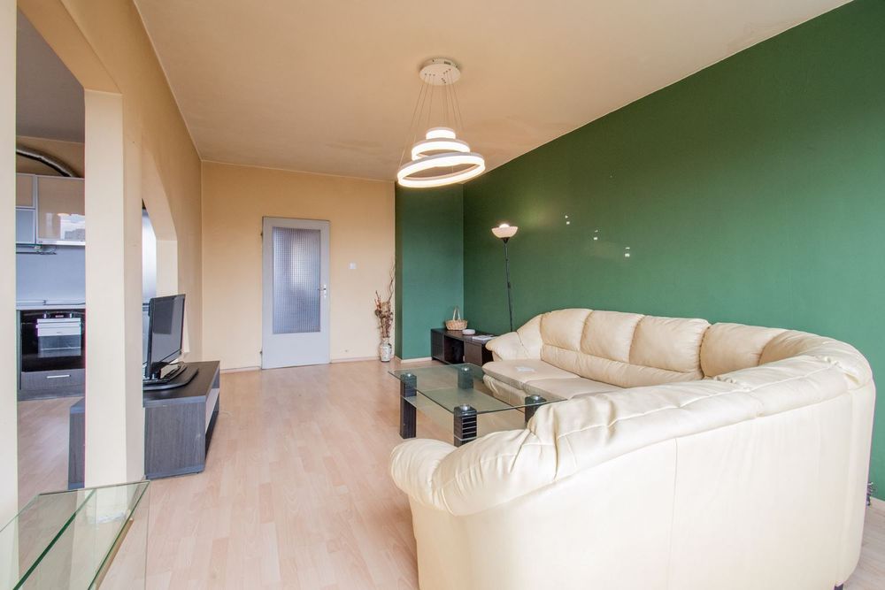 Продава се Тристаен апартамент в София, Люлин 8 - 88 кв.м за 2557 €/кв.м - Снимка #1