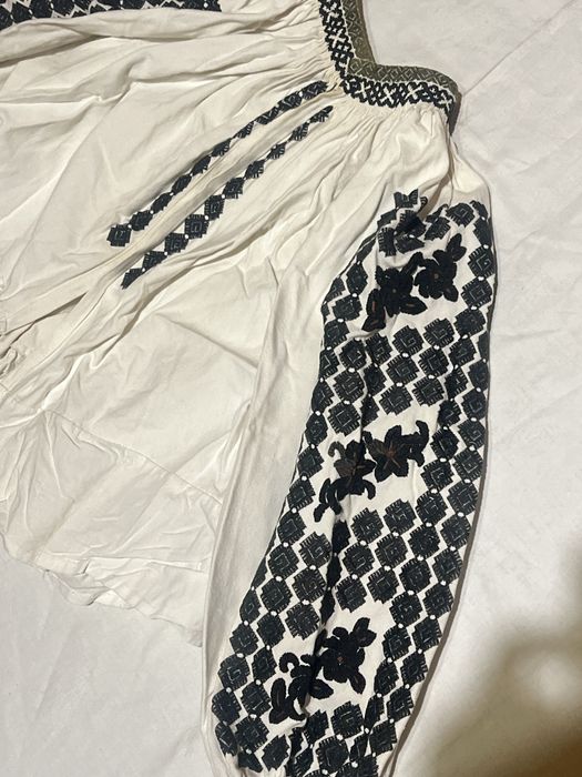 ie si poale traditionale foarte vechi peste 100 de ani