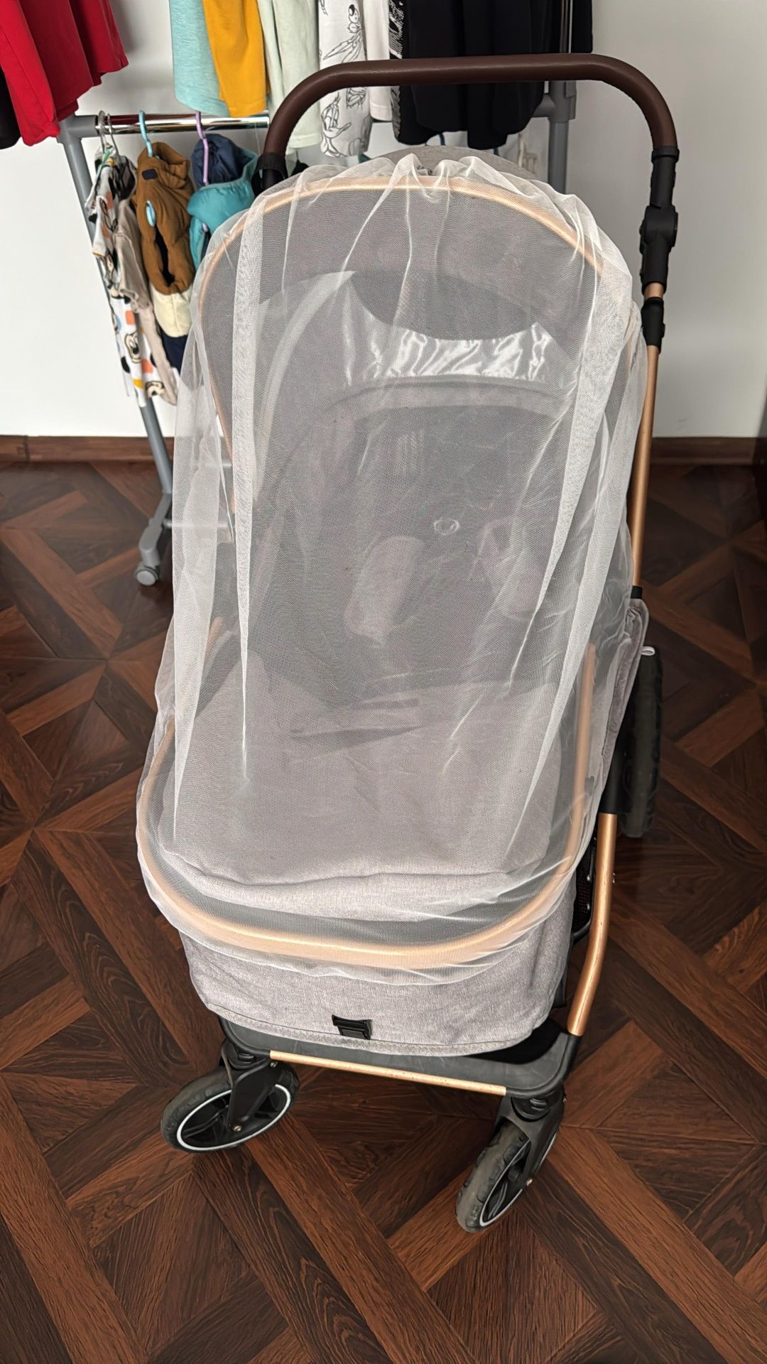 Cărucior + scoică bebe