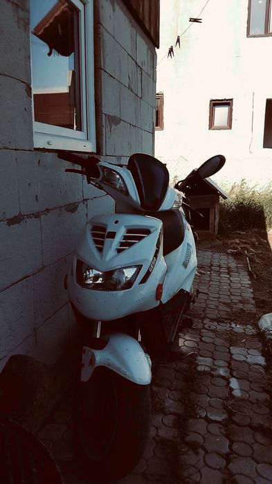 Scuter 2 timpi de vânzare