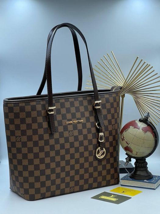 Geanta Louis Vuitton Noua !!! Dimensiuni 38/30 !!!