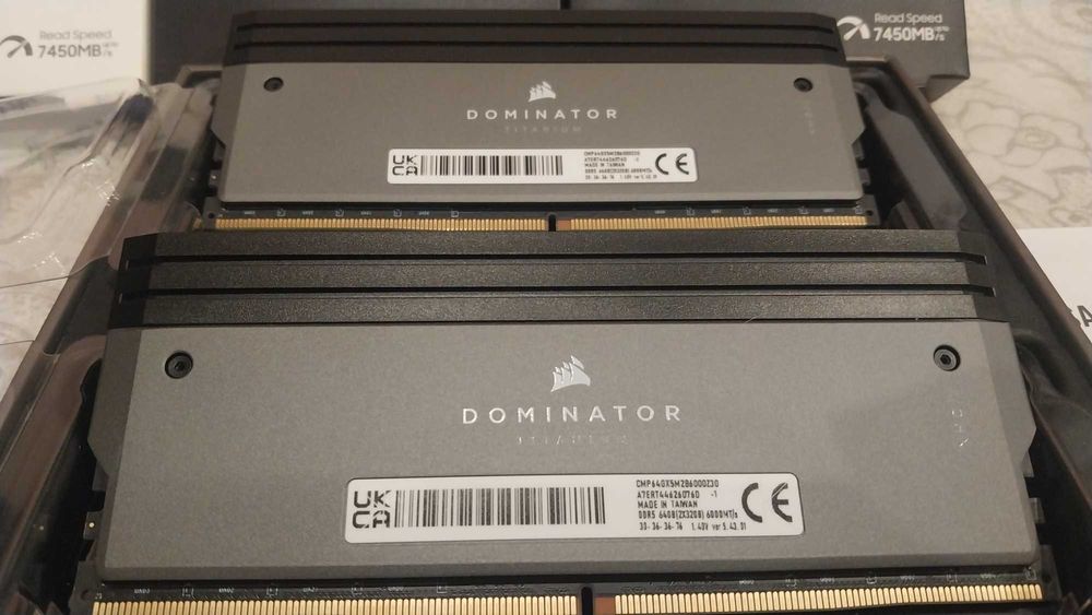 64GB 2 X 32 Оперативная память Corsair Dominator Titanium 6000MHz CL30