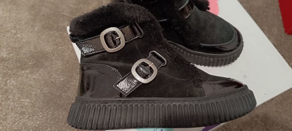 Ghete fetite masura 34