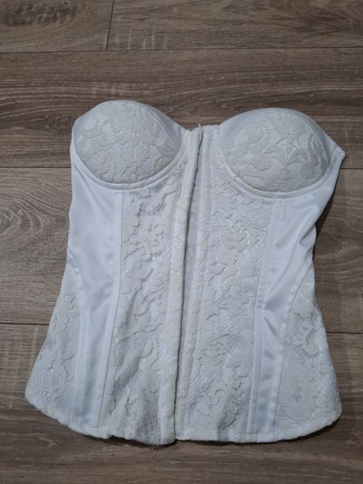 Corset alb cu dantela