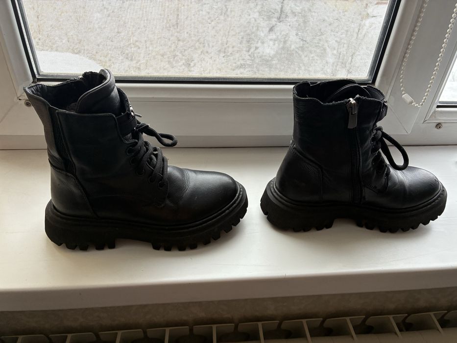 Продам зимнюю почти новую зимнюю обувь