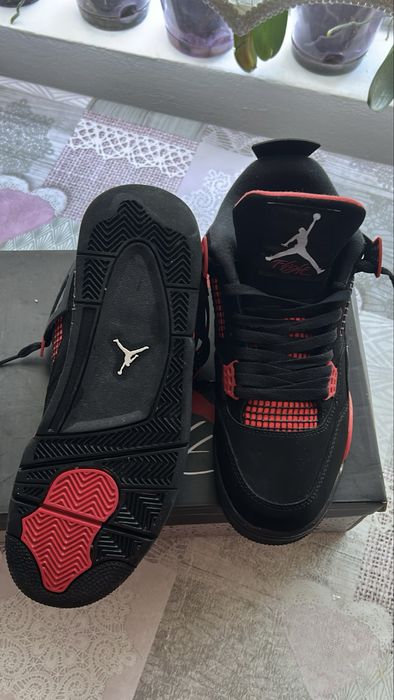 Nike Jordan 4 Red Thunders