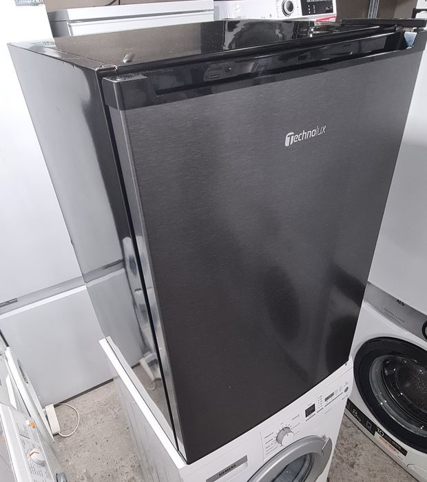 Чисто Нов хладилник с камера TECHNOLUX 84см тъмен инокс