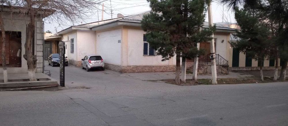 Продаётся дом вдоль дороги