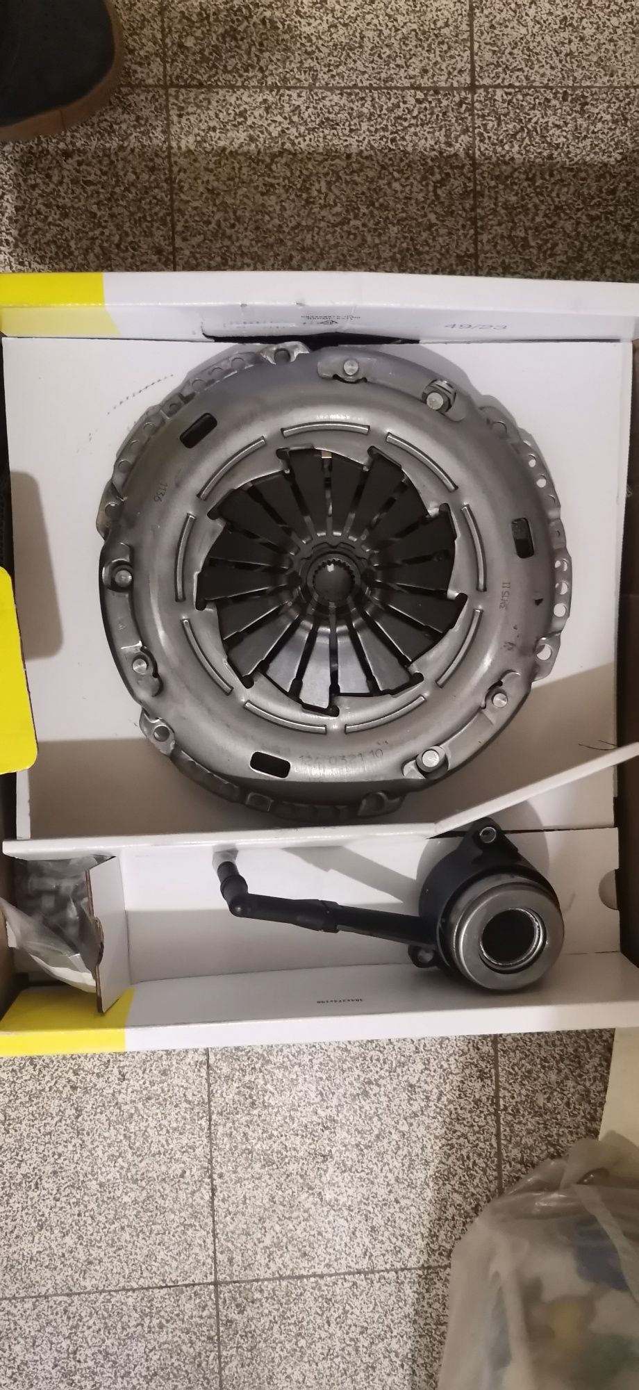 Съединител LUK за 2.0 TDI VAG. BKD, CFHC. Може и на части.