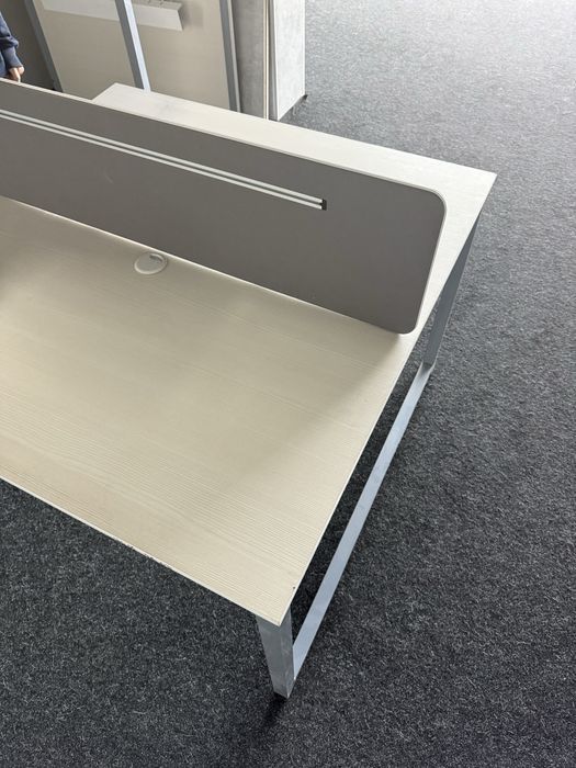 Стол двухместный