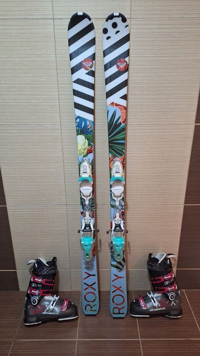 Schiuri 156cm Roxy 3D - clapari ski, casca-set