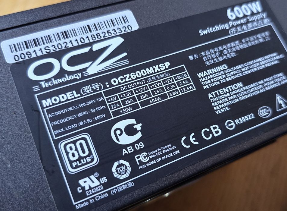 Sursa gaming OCZ putere 600W certificare 80 Plus