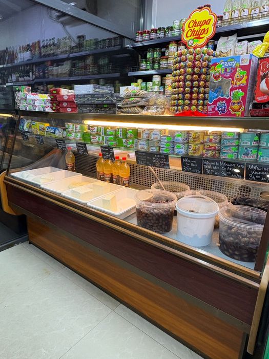 Vitrina mezeluri/ lactate / masline etc