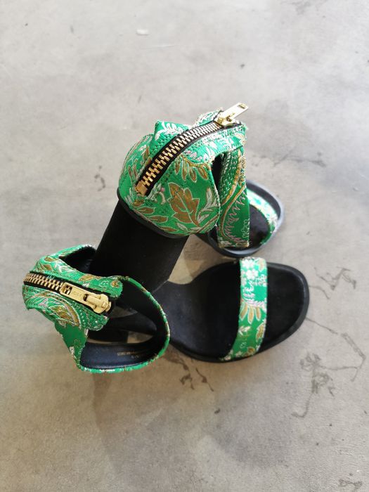 Sandale, botine, saboti